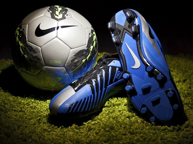 виды футбольной обуви 